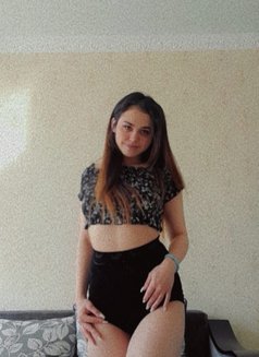 Juli - escort in Riyadh Photo 5 of 5
