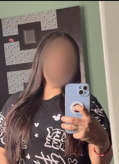Juli Thakur Chhatarpur in Call - escort in New Delhi Photo 2 of 5