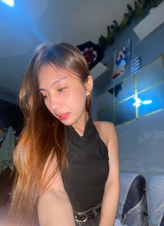 Julia Alonzo - Transsexual escort in Makati City Photo 4 of 5