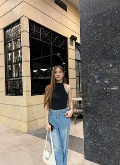 Julia in Manila - Transsexual escort in Manila Photo 1 of 6