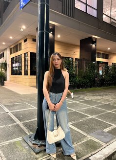 Julia in Manila - Transsexual escort in Manila Photo 2 of 6