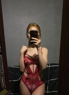 Julia Alonzo - Transsexual escort in Manila Photo 2 of 4