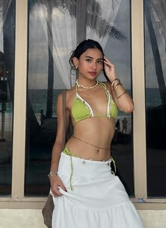 Julia - escort in Tokyo Photo 11 of 15