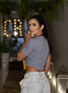 Julia - masseuse in Lisbon Photo 2 of 8