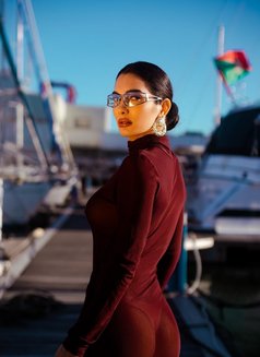 Julia - masseuse in Lisbon Photo 4 of 8