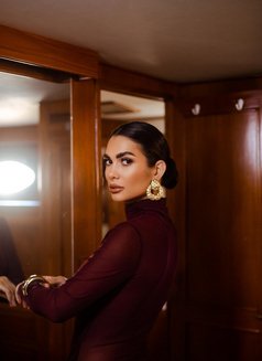 Julia - masseuse in Lisbon Photo 8 of 8