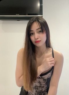 Julia deepthroat philippines - escort in Singapore Photo 10 of 12