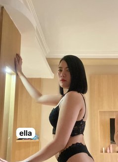 Julia deepthroat philippines - escort in Singapore Photo 3 of 4