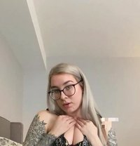 Julia Doorstep Available - escort in Hanoi
