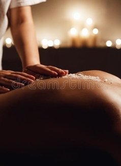 Julia Energy Healer - masseuse in Cape Town Photo 1 of 1