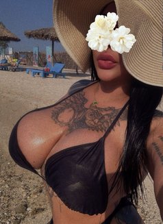 Julia - escort in Khobar Photo 22 of 22