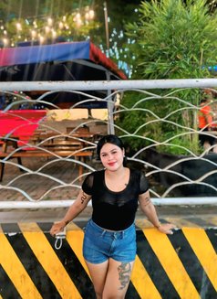 Julia - escort in Cebu City Photo 2 of 7