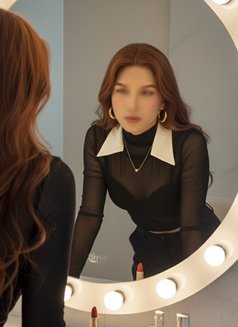 Julia - puta in Makati City Photo 1 of 7