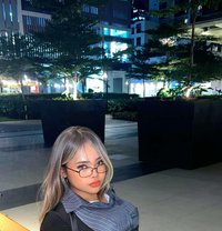 Julia - escort in Manila
