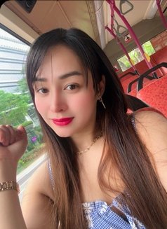 Julia deepthroat philippines - escort in Singapore Photo 5 of 12