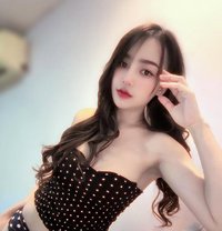 Julia - escort in Singapore