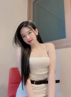 Julia Hoa - escort in Abu Dhabi Photo 2 of 3