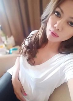 Julia Indonesian Milf - escort in Singapore Photo 3 of 4