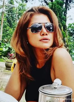 Julia indonesian Milf - puta in Jakarta Photo 4 of 4