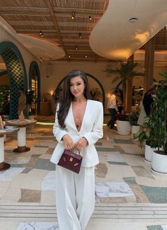 ruby Ladyboy & Friends - Acompañantes transexual in Dubai Photo 2 of 11