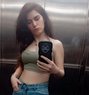 Julia - escort in Beirut Photo 5 of 9