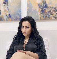 Julia - escort in Dubai