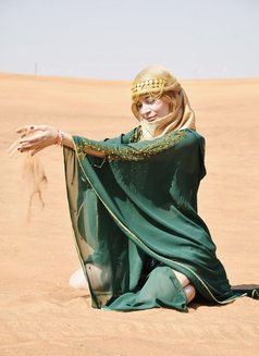 Julia Lin - companion in Dubai Photo 7 of 20