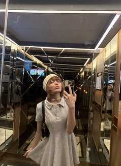 Julia Lin - companion in Dubai Photo 17 of 20