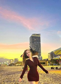 Julia - puta in Dubai Photo 6 of 19