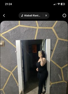 Julia - escort in Muscat Photo 4 of 6