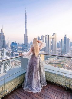 Julia - escort in Dubai Photo 1 of 4