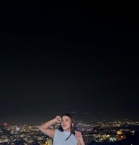 Julia - puta in Tirana