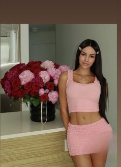 Julia - escort in Pune Photo 1 of 12