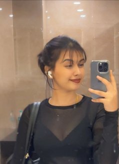 Julia - escort in Pune Photo 3 of 12