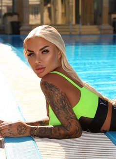 Julia - escort in Jeddah Photo 2 of 19