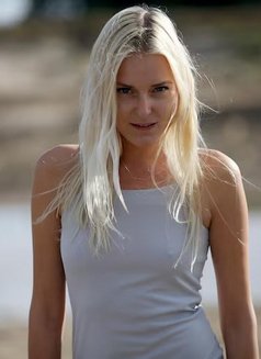 Julia - masseuse in Riyadh Photo 2 of 4