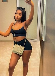 Julia - escort in Pune Photo 1 of 4