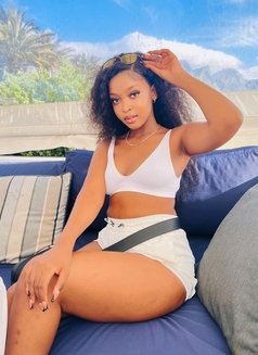 Julia - escort in Pune Photo 3 of 4