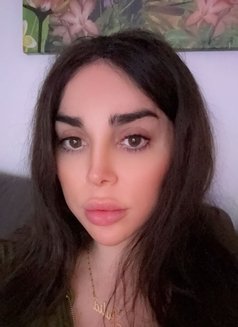 Julia شيميل عربية زيارة - Transsexual escort in Beirut Photo 9 of 12