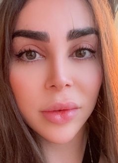 Julia شيميل عربية زيارة - Transsexual escort in Beirut Photo 11 of 12