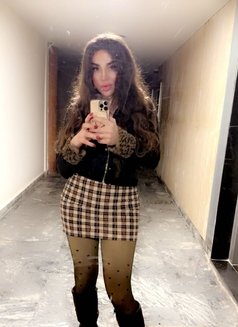 Julia شيميل عربية زيارة - Transsexual escort in Beirut Photo 5 of 12