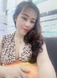 Julia - escort in Candolim, Goa Photo 1 of 6