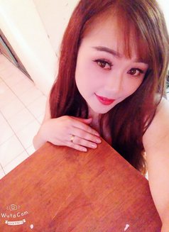 Julia - escort in Candolim, Goa Photo 3 of 6