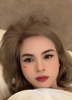 Julia - escort in Dubai Photo 1 of 5