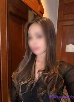 Julia- the hottest babe in town - escort in Mumbai Photo 3 of 6