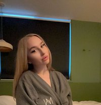 Julia - escort in Boracay