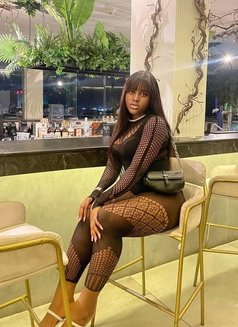 Julian - escort in Noida Photo 3 of 5