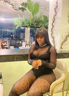 Julian - escort in Noida Photo 4 of 5