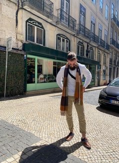 Julian French Touch Tantric Massage - Masajista in Lisbon Photo 1 of 2