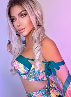 Juliana K - Transsexual escort in Beirut Photo 23 of 23